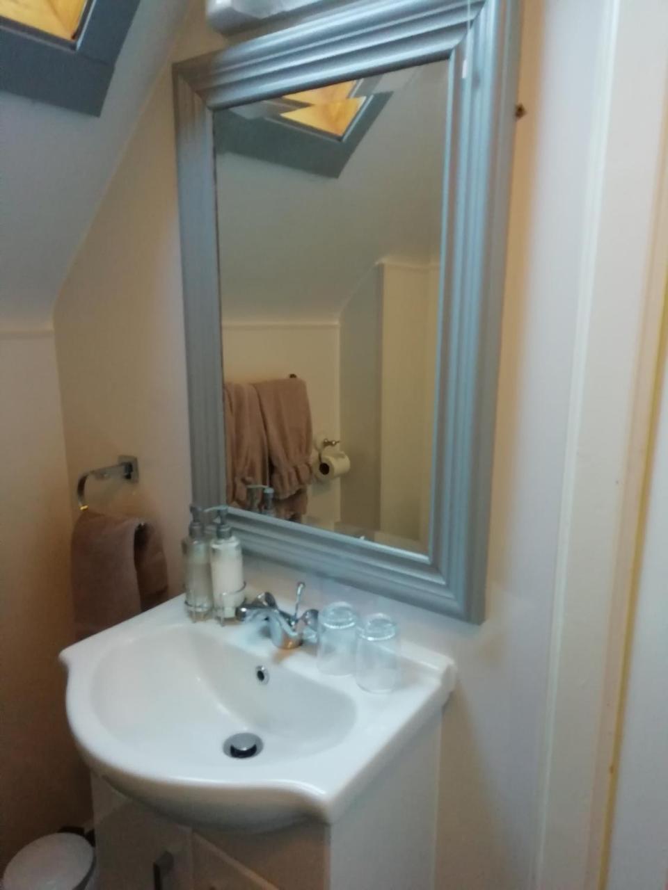 טומינטול Argyle Guest House חדר תמונה
